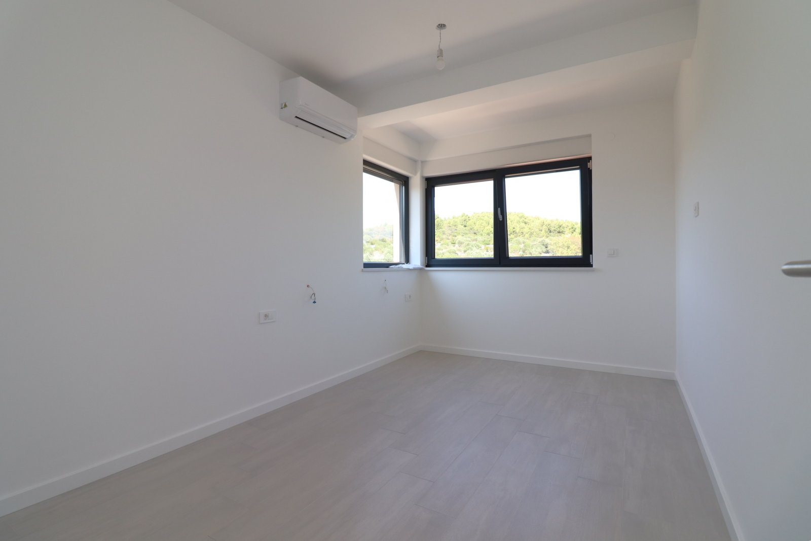277777 - Villa in Tisno