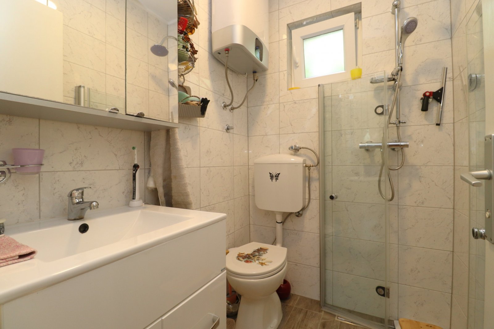 308981 - Villa in Tribunj