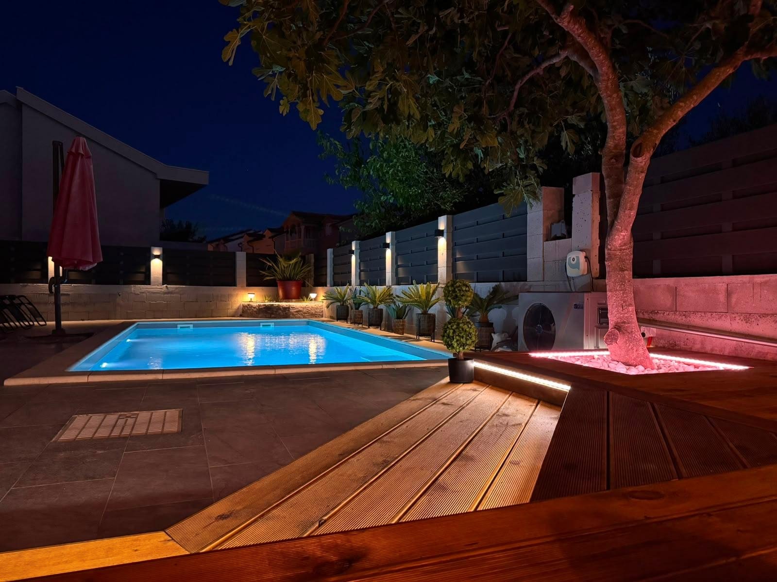621077 - Villa in Vodice