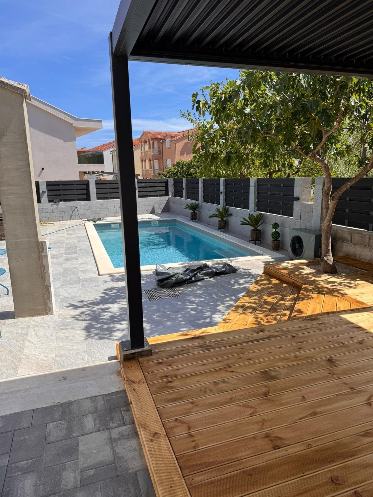 621077 - Villa in Vodice