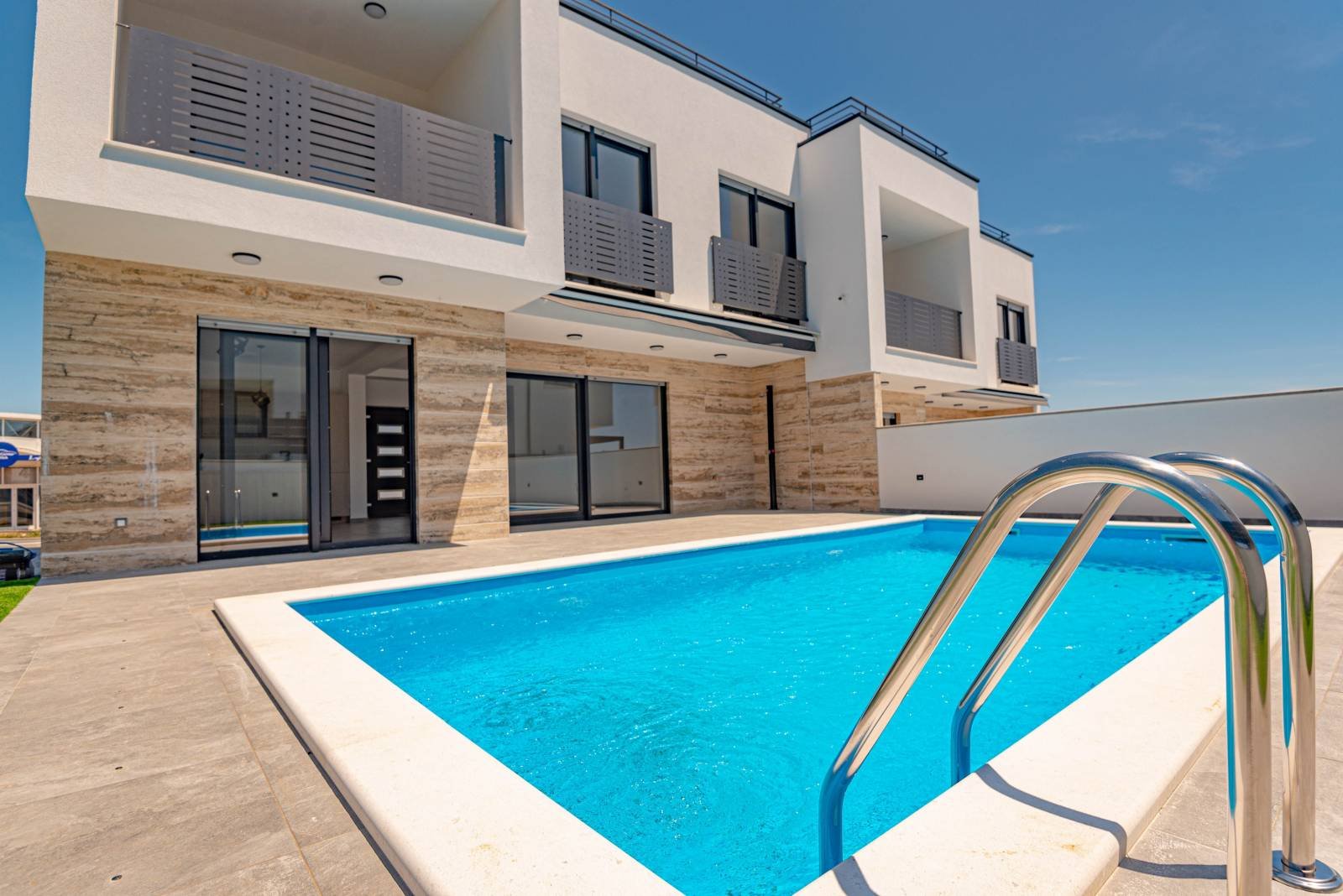 564961 - Villa in Vodice