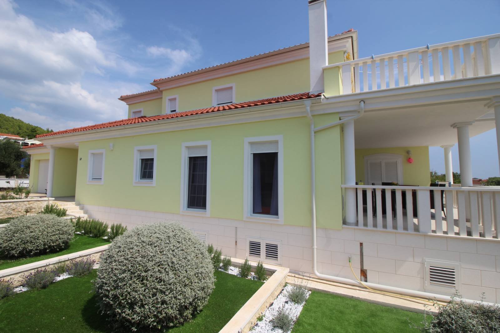 95462 - Villa in Tribunj