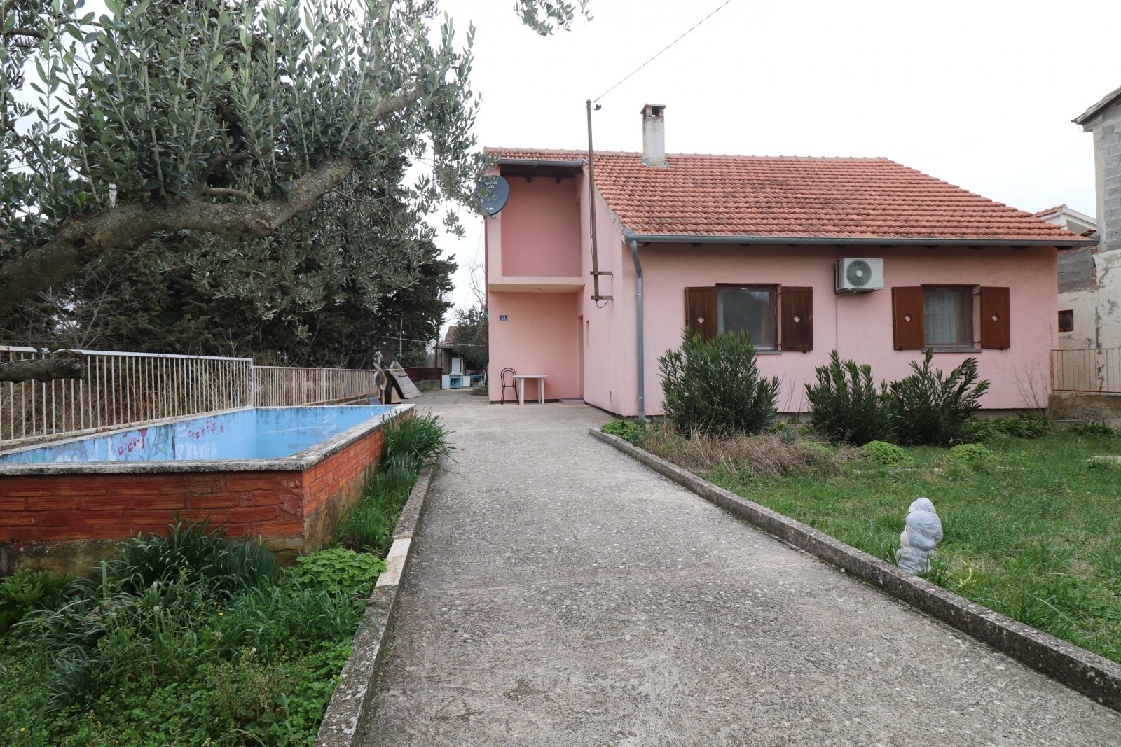 295398 - Villa in Kistanje
