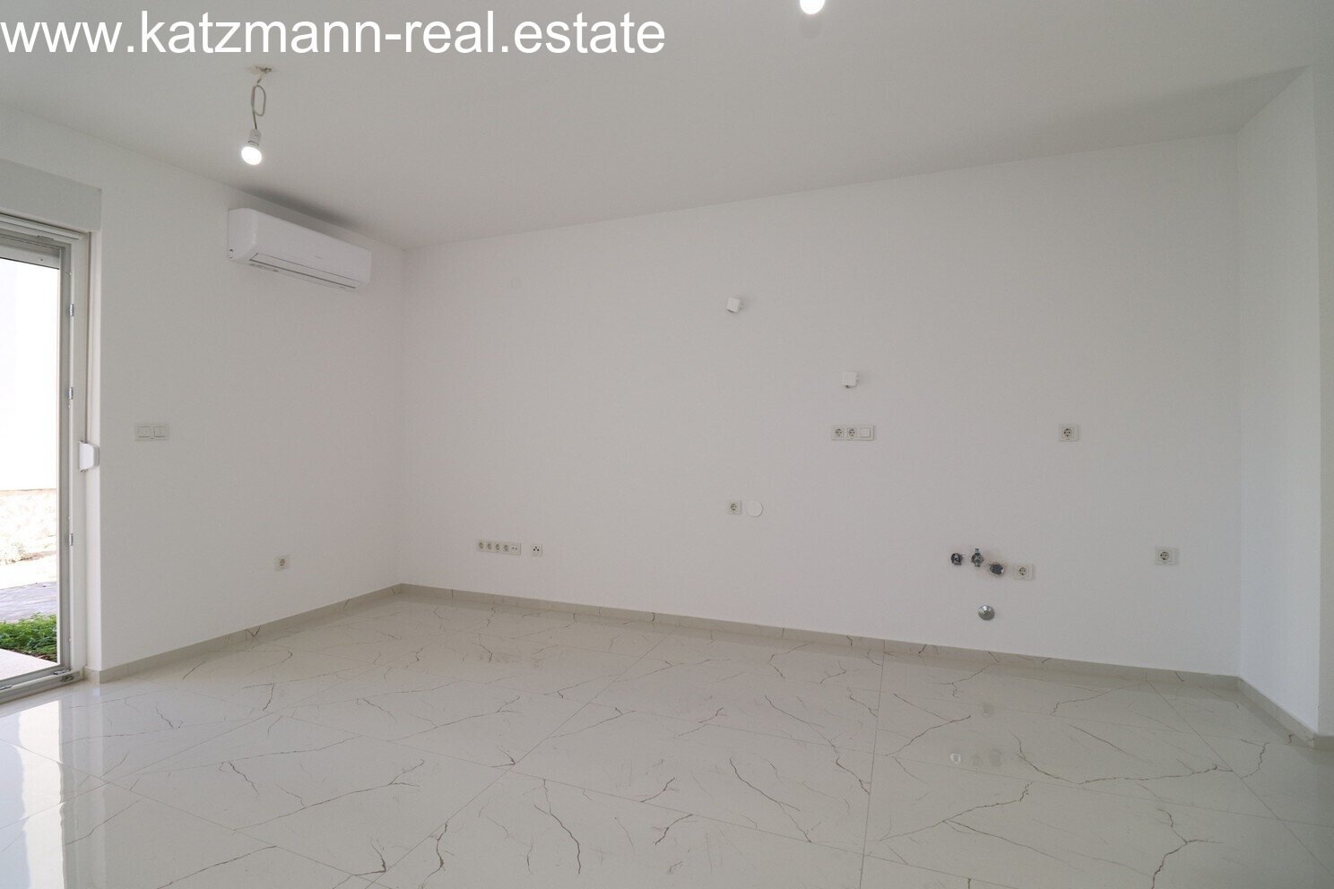 Neubau-Erdgeschosswohnung mit Garten in Strandnähe - Žaborić