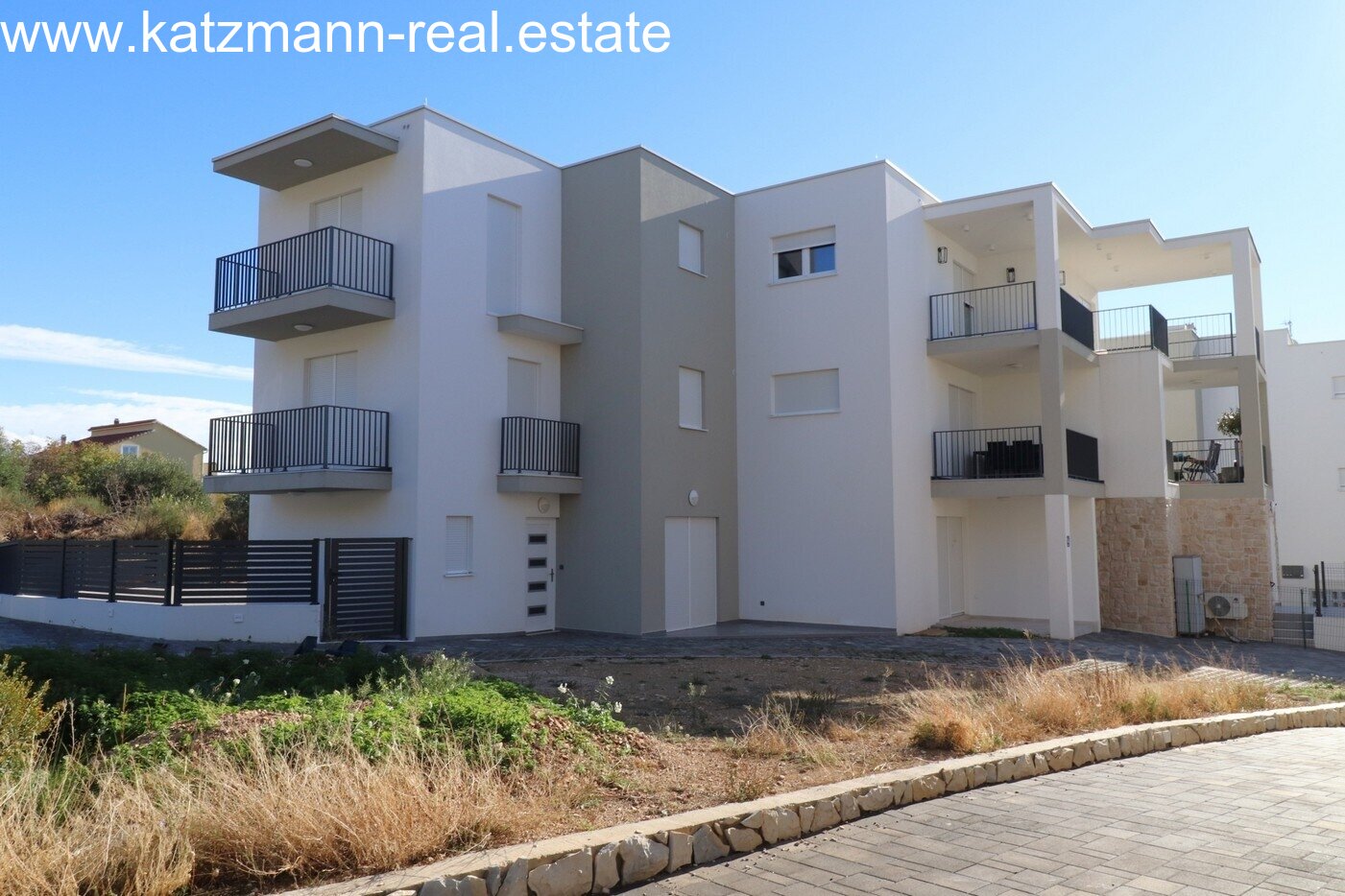 Neubau-Erdgeschosswohnung mit Garten in Strandnähe - Žaborić