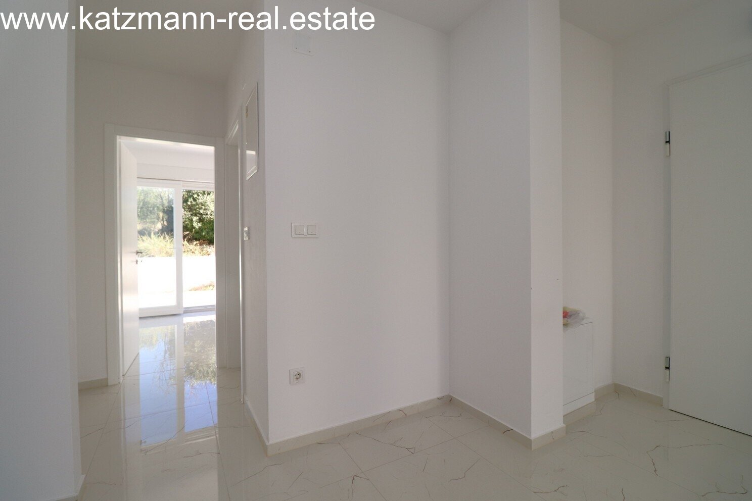 Neubau-Erdgeschosswohnung mit Garten in Strandnähe - Žaborić