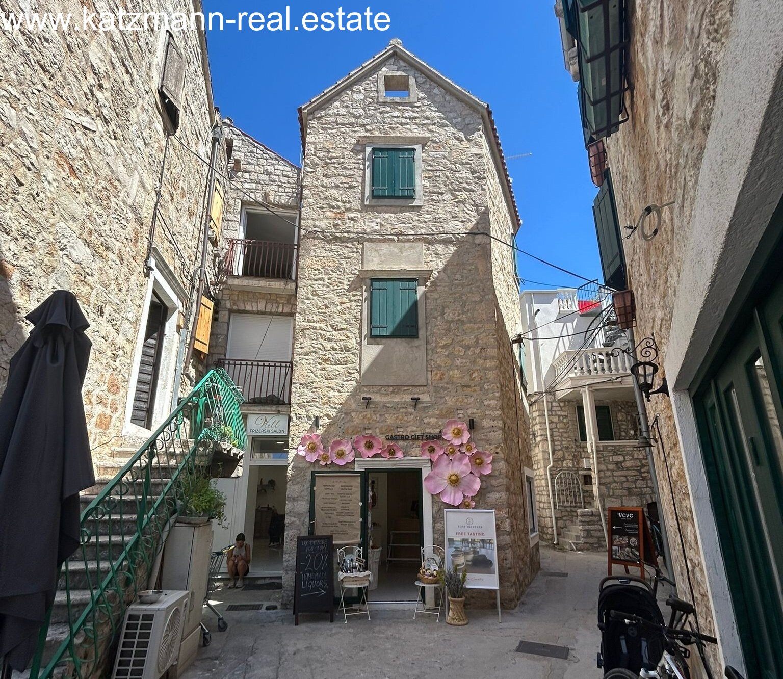 Renoviertes Steinhaus mit Geschäftsraum in der Altstadt - Vodice