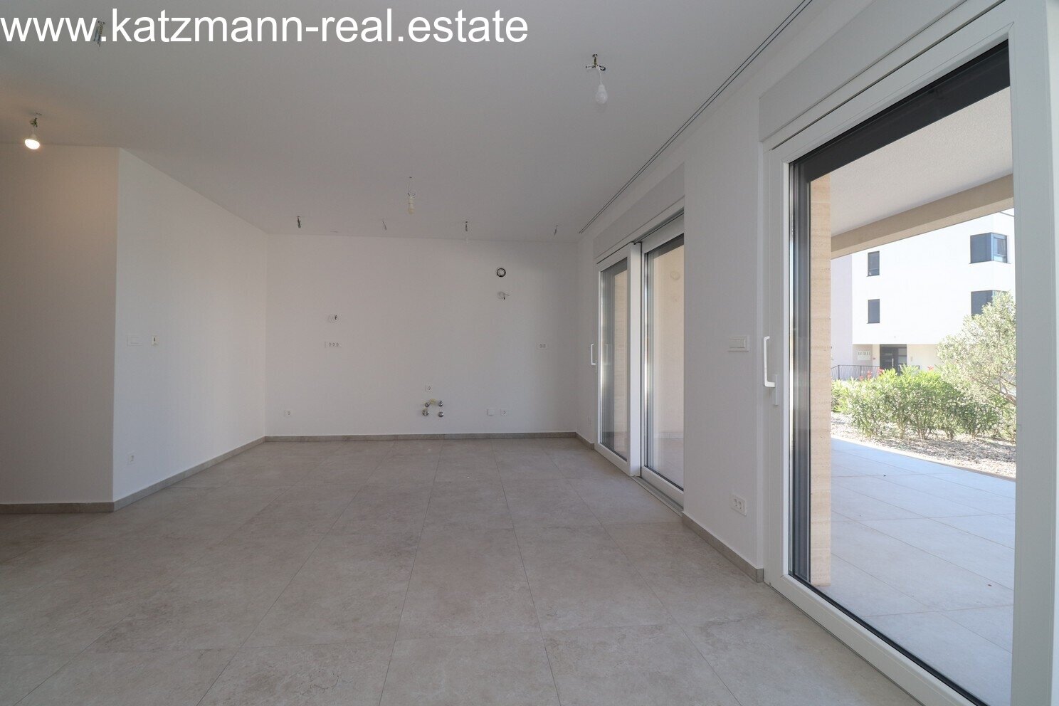 Neubau-Erdgeschosswohnung mit Garten in Strandnähe - Vodice