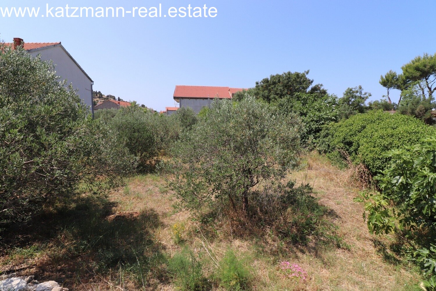 Baugrundstück mit Baugenehmigungsverfahren - Tribunj