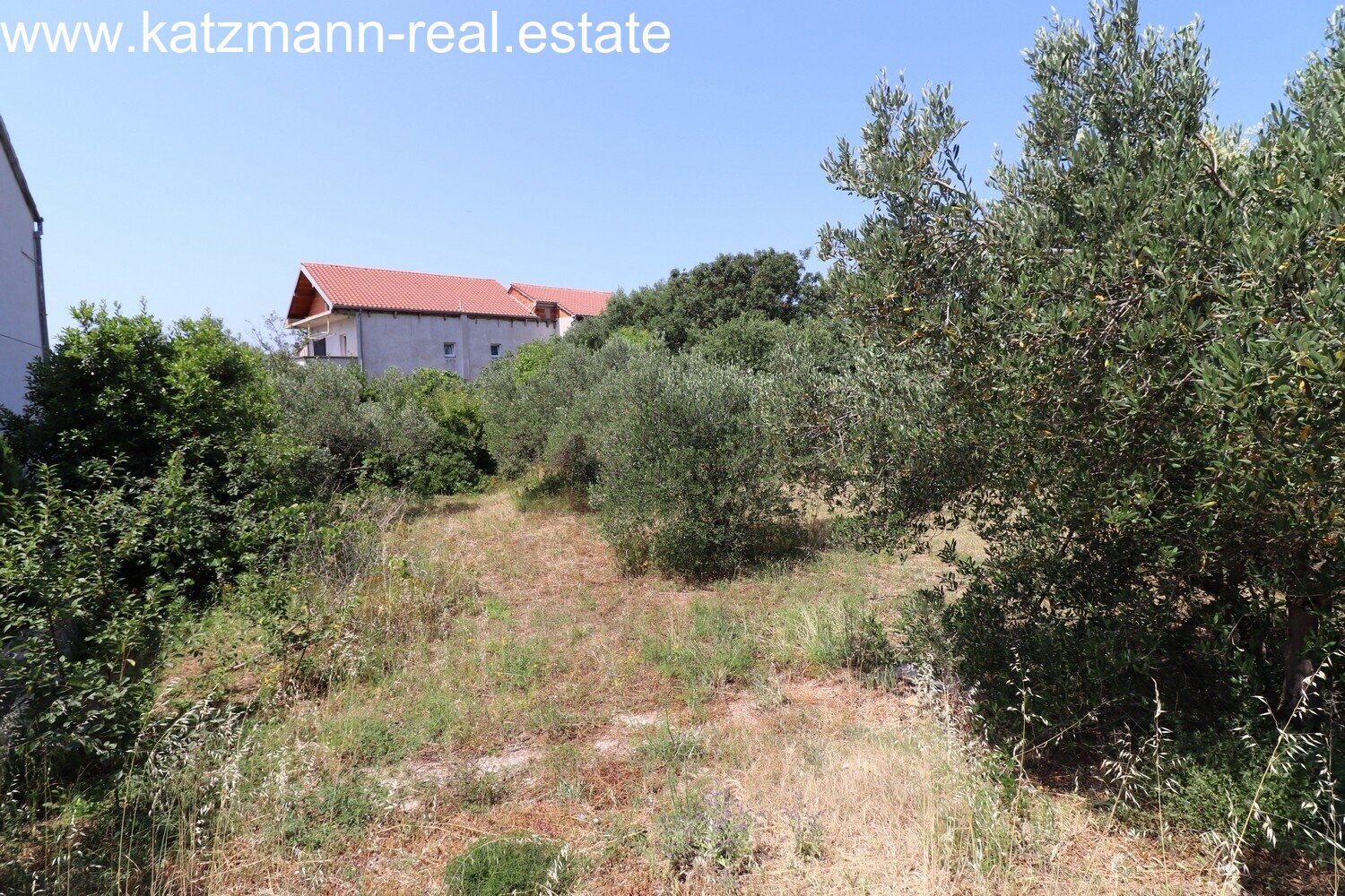 Baugrundstück mit Baugenehmigungsverfahren - Tribunj