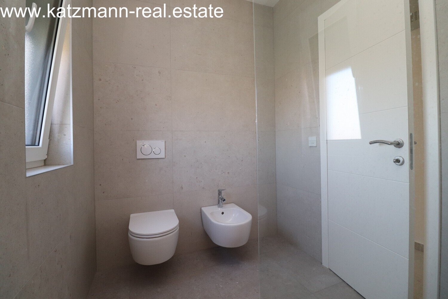 Neubau-Wohnung in erster Meereslage mit Panoramablick - Betina, Tisno