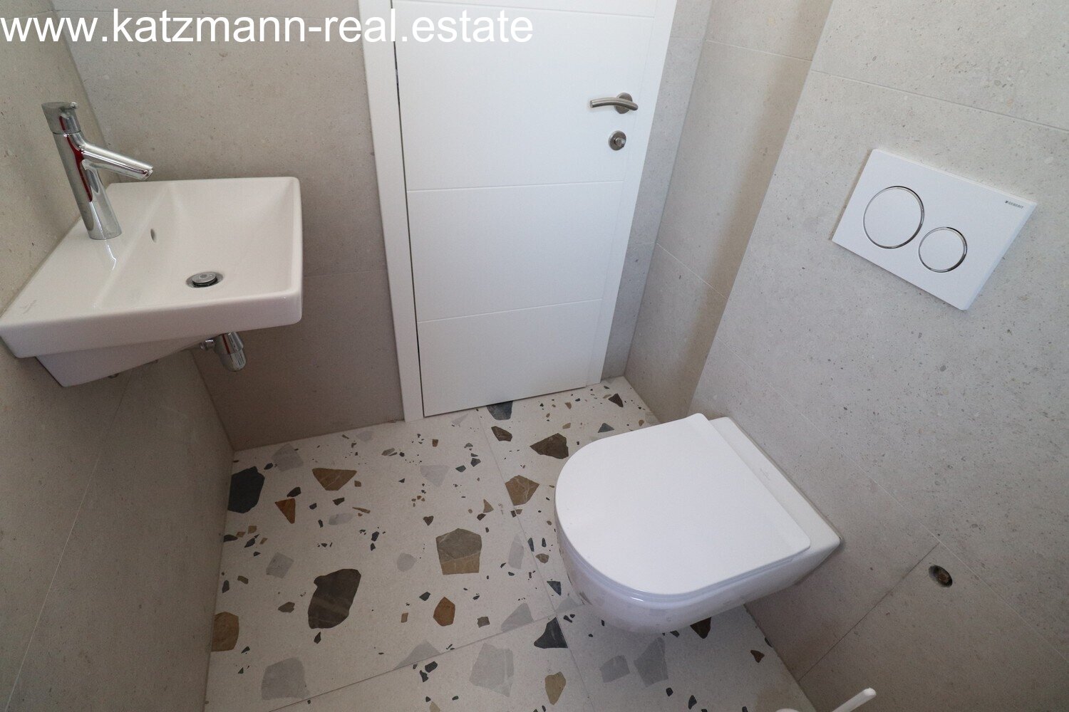 Neubau-Wohnung in erster Meereslage mit Panoramablick - Betina, Tisno