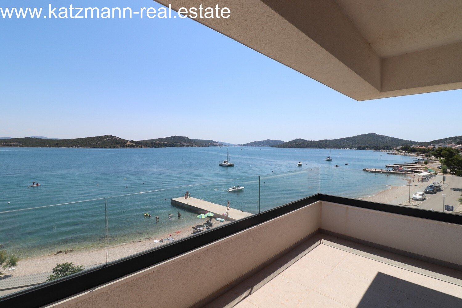 Neubau-Wohnung in erster Meereslage mit Panoramablick - Betina, Tisno