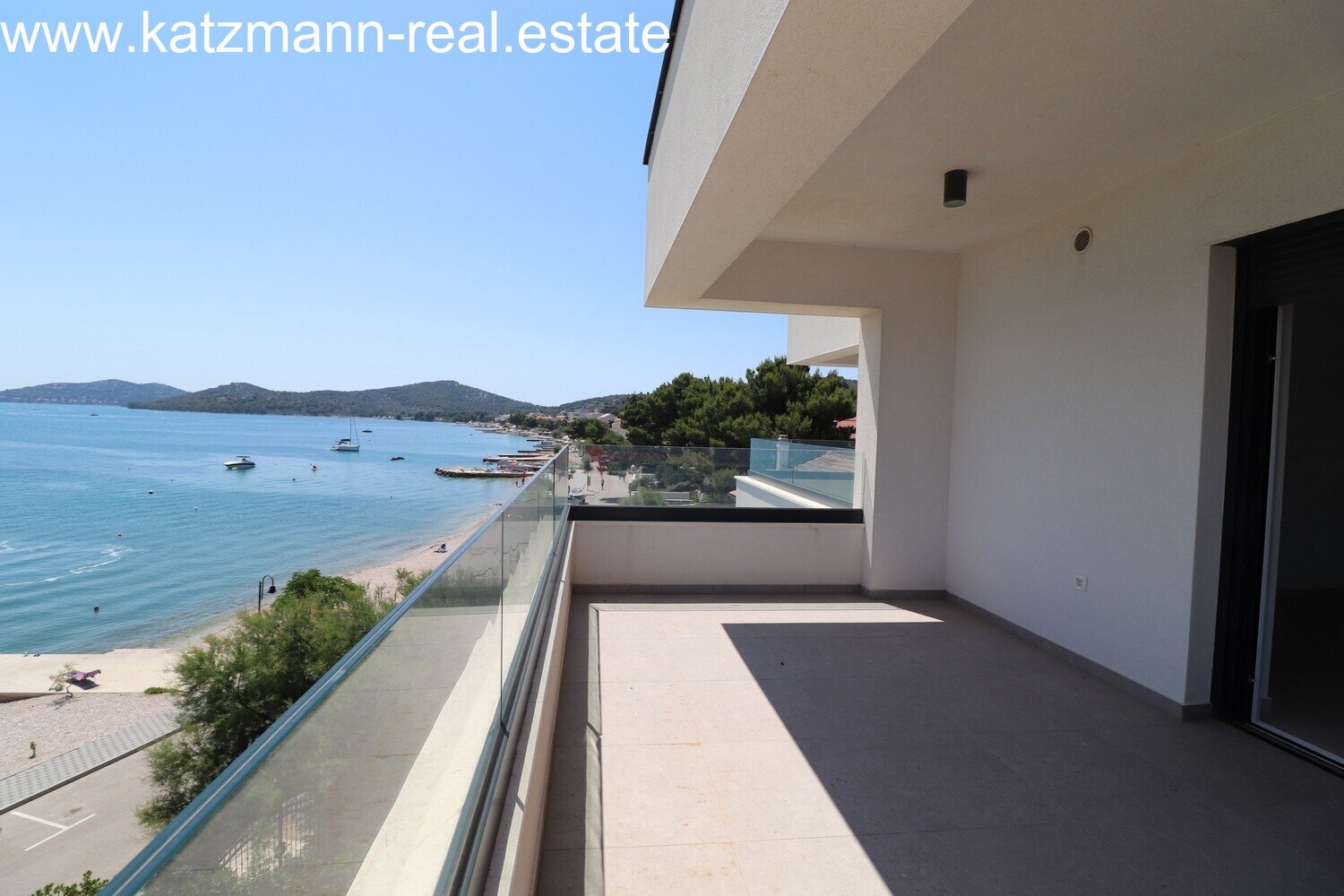 Neubau-Wohnung in erster Meereslage mit Panoramablick - Betina, Tisno