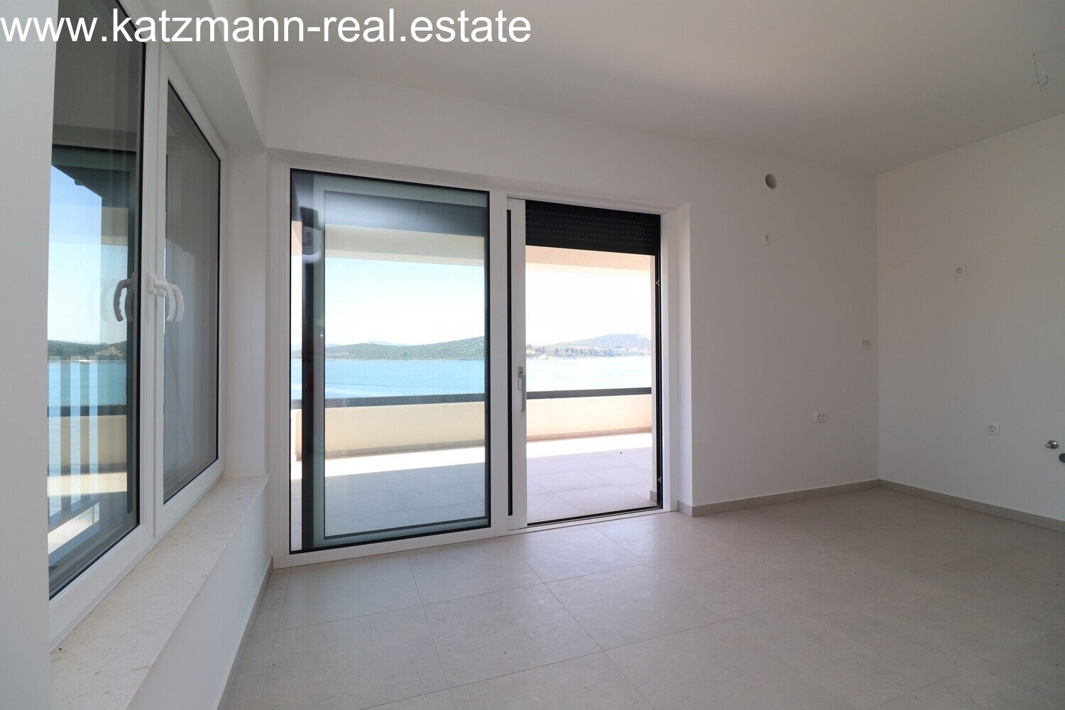 Neubau-Wohnung in erster Meereslage mit Panoramablick - Betina, Tisno