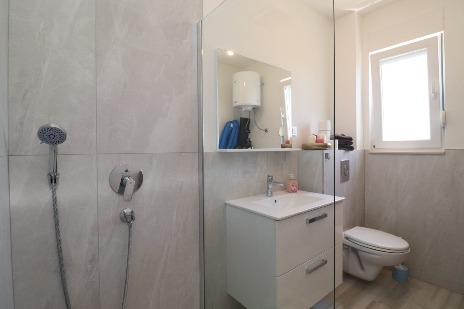 312247 - Villa in Vodice