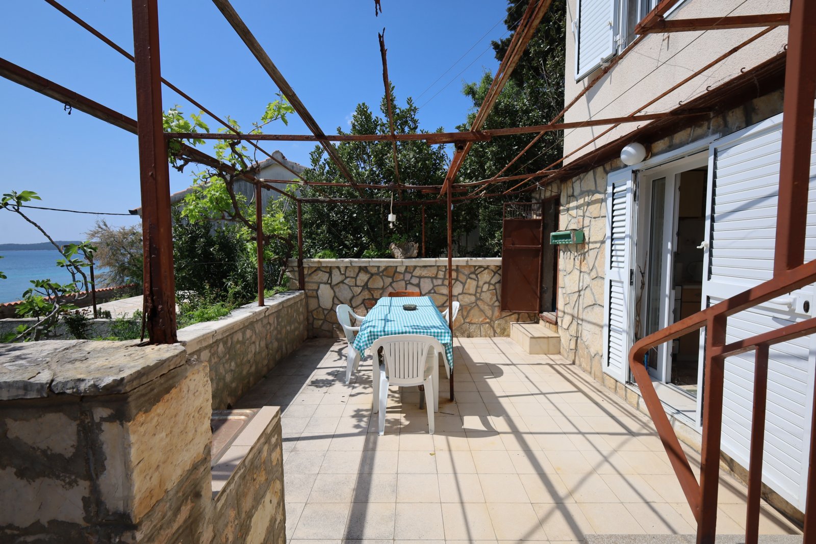 670513 - Villa in Vodice