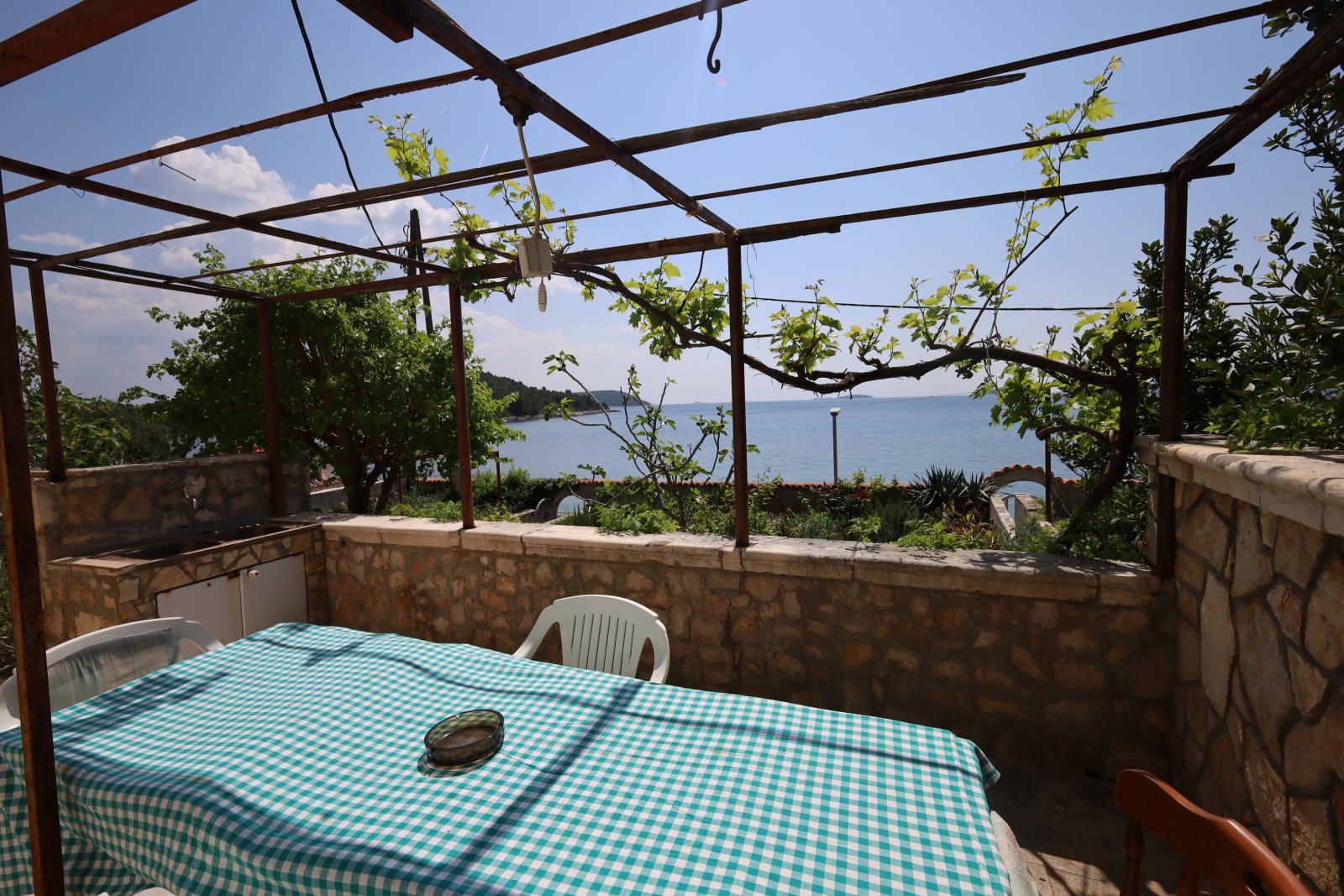 670513 - Villa in Vodice