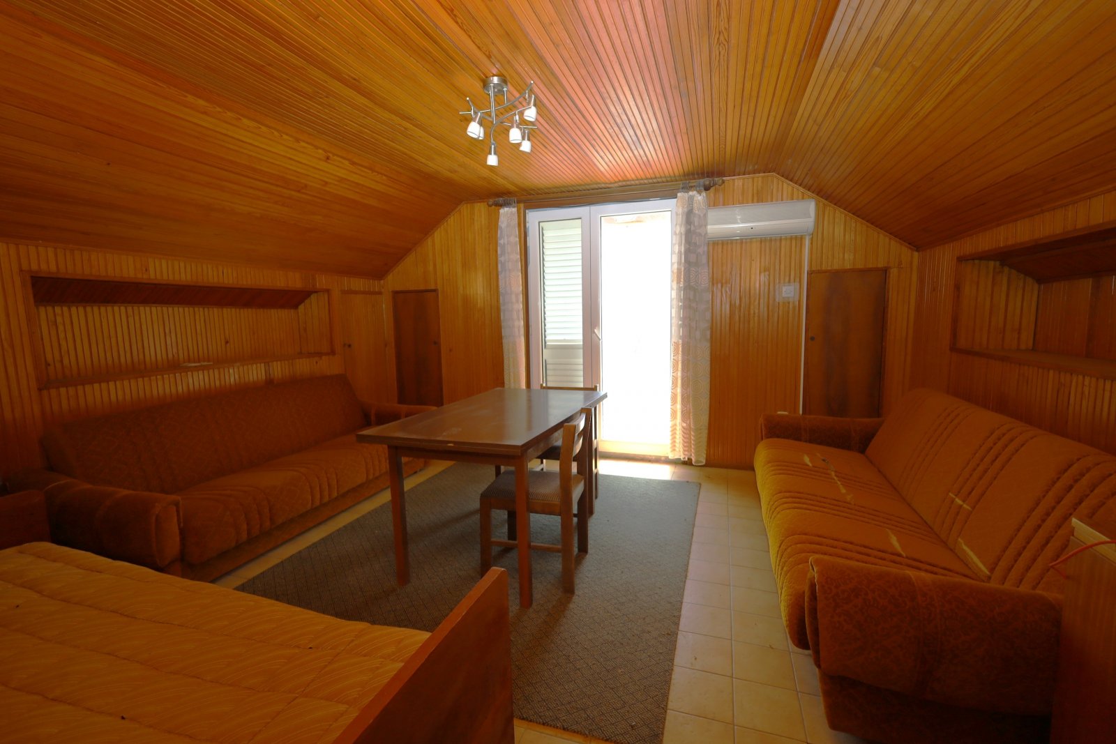 670513 - Villa in Vodice