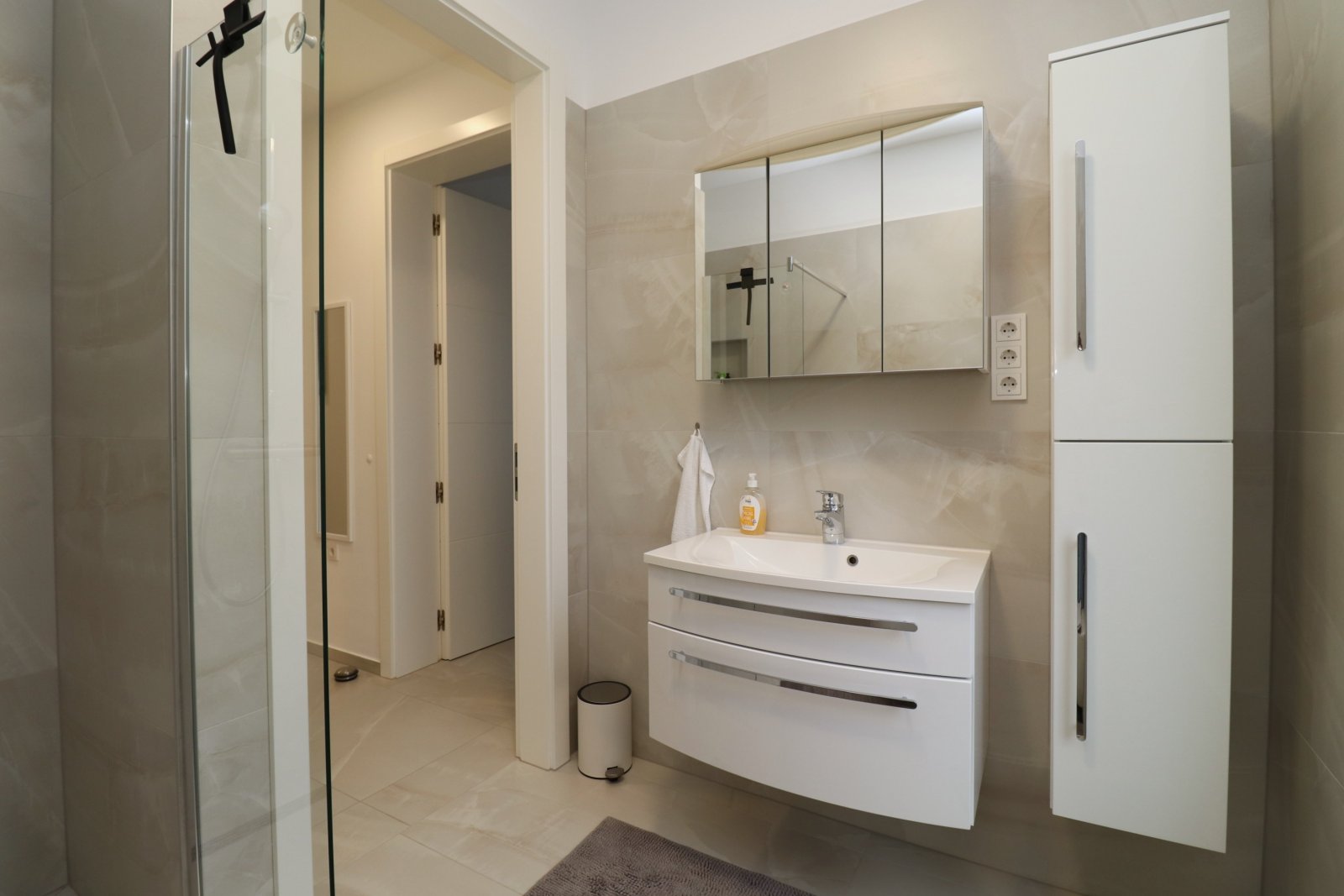 306493 - Villa in Vodice