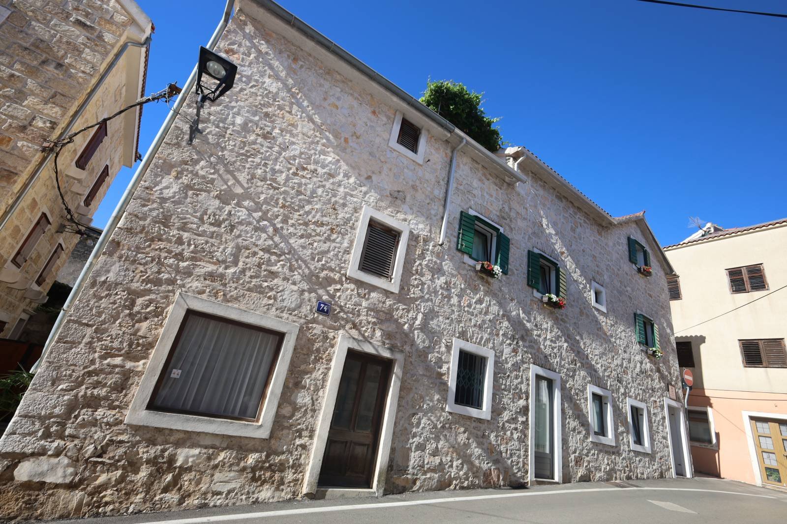625347 - Villa in Vodice