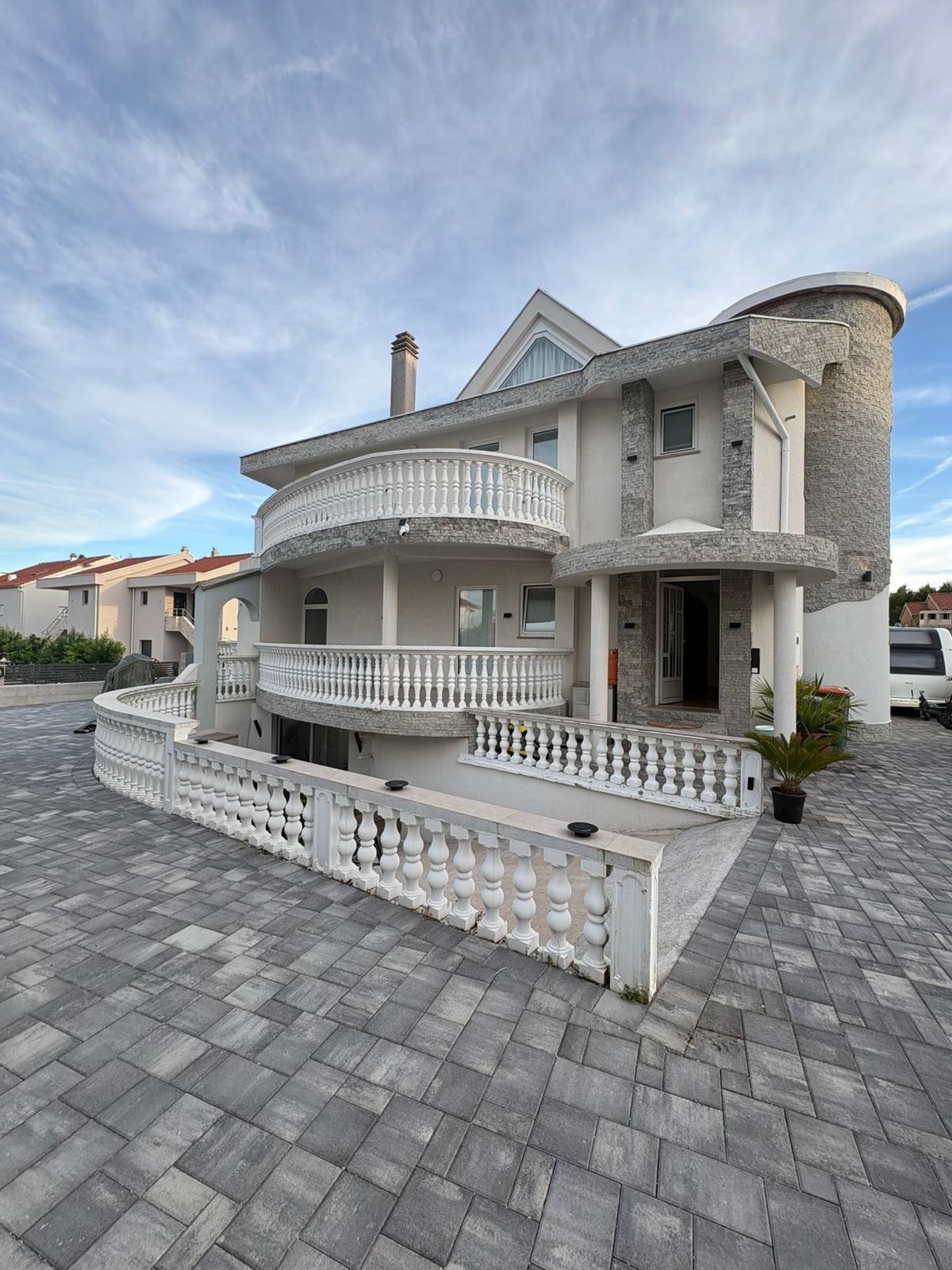 621077 - Villa in Vodice