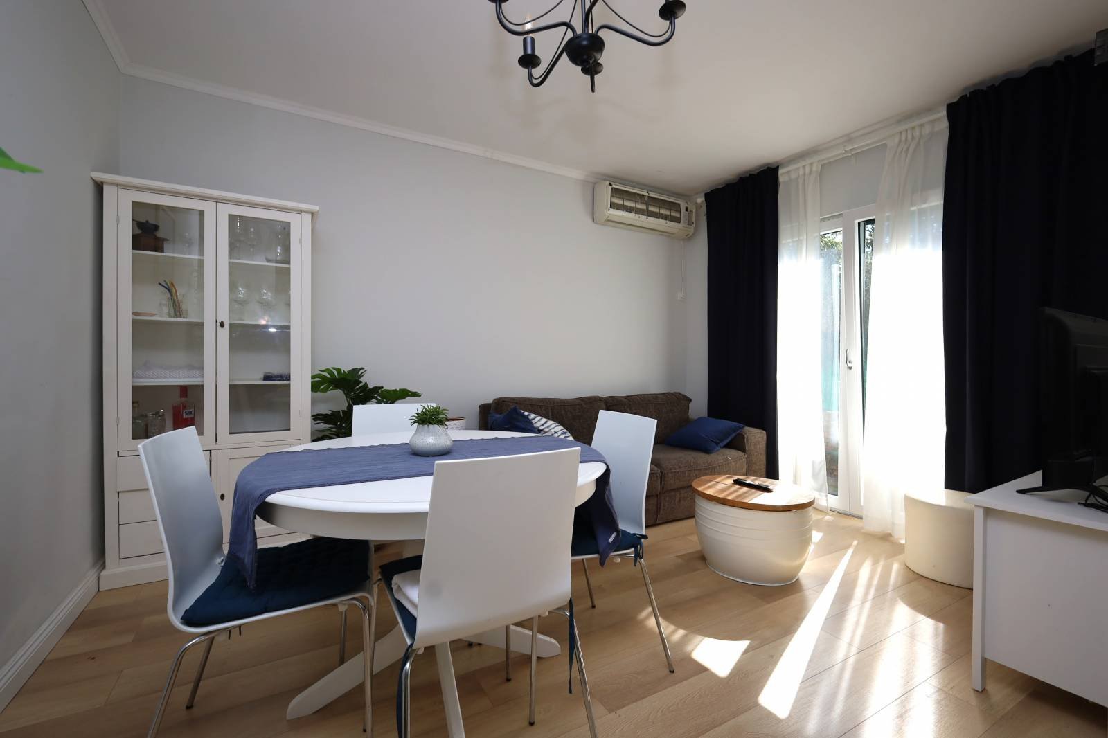 604496 - Villa in Vir