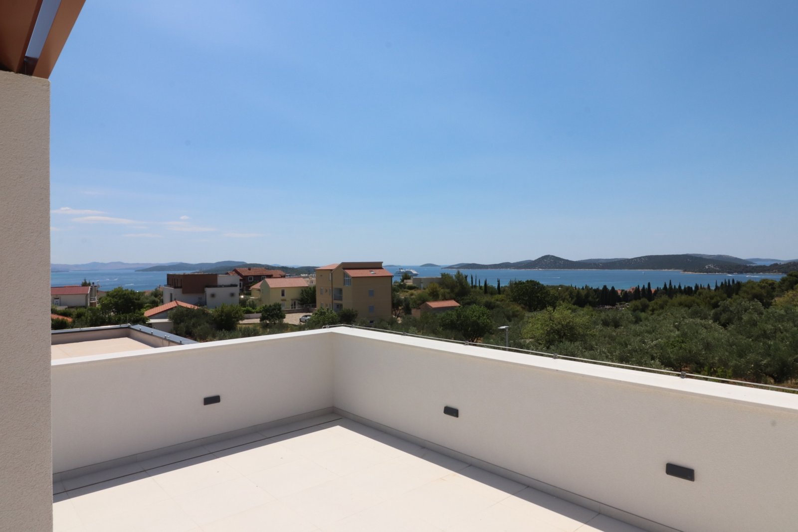 302268 - Villa in Vodice