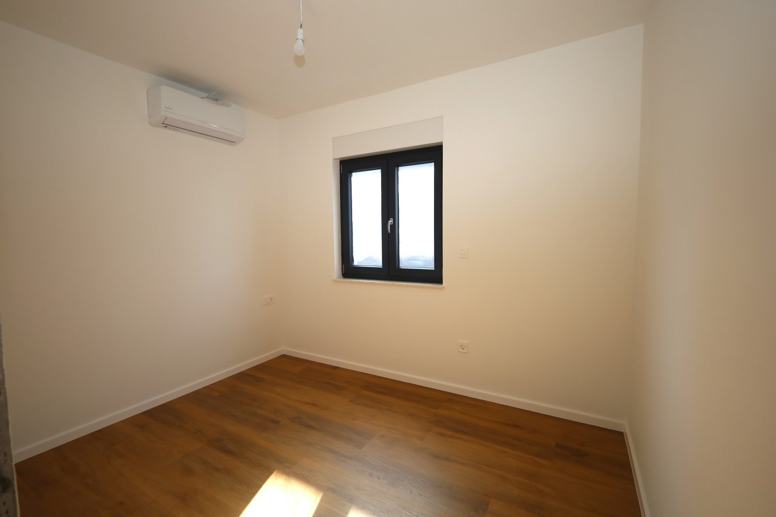 494812 - Villa in Vodice