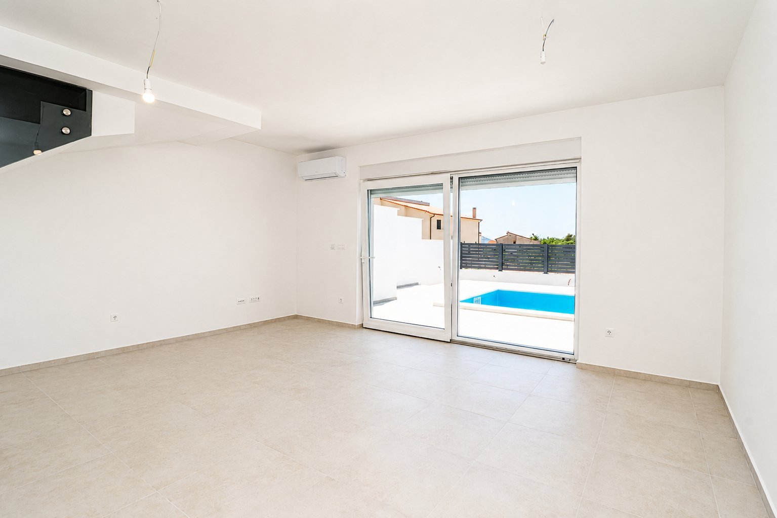 280978 - Villa in Vodice