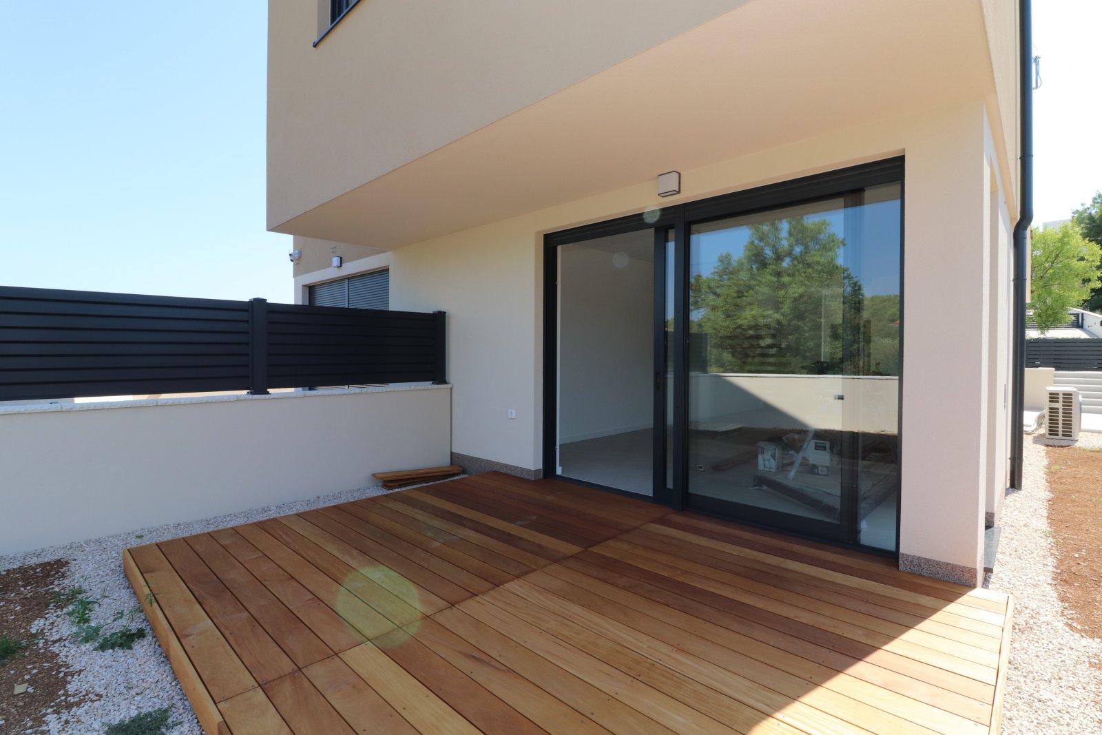 277777 - Villa in Tisno