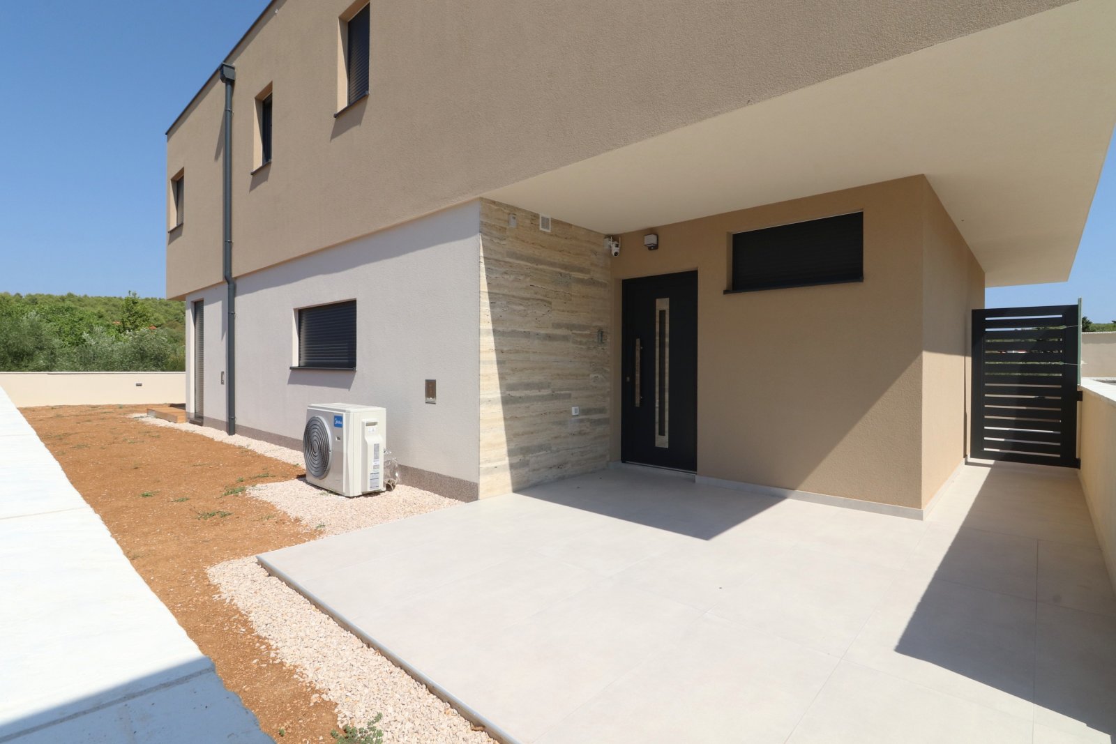 277777 - Villa in Tisno