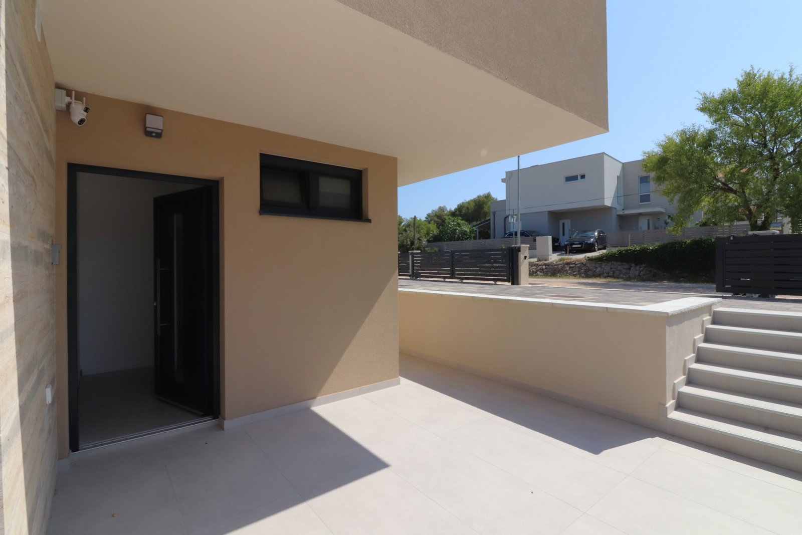277777 - Villa in Tisno