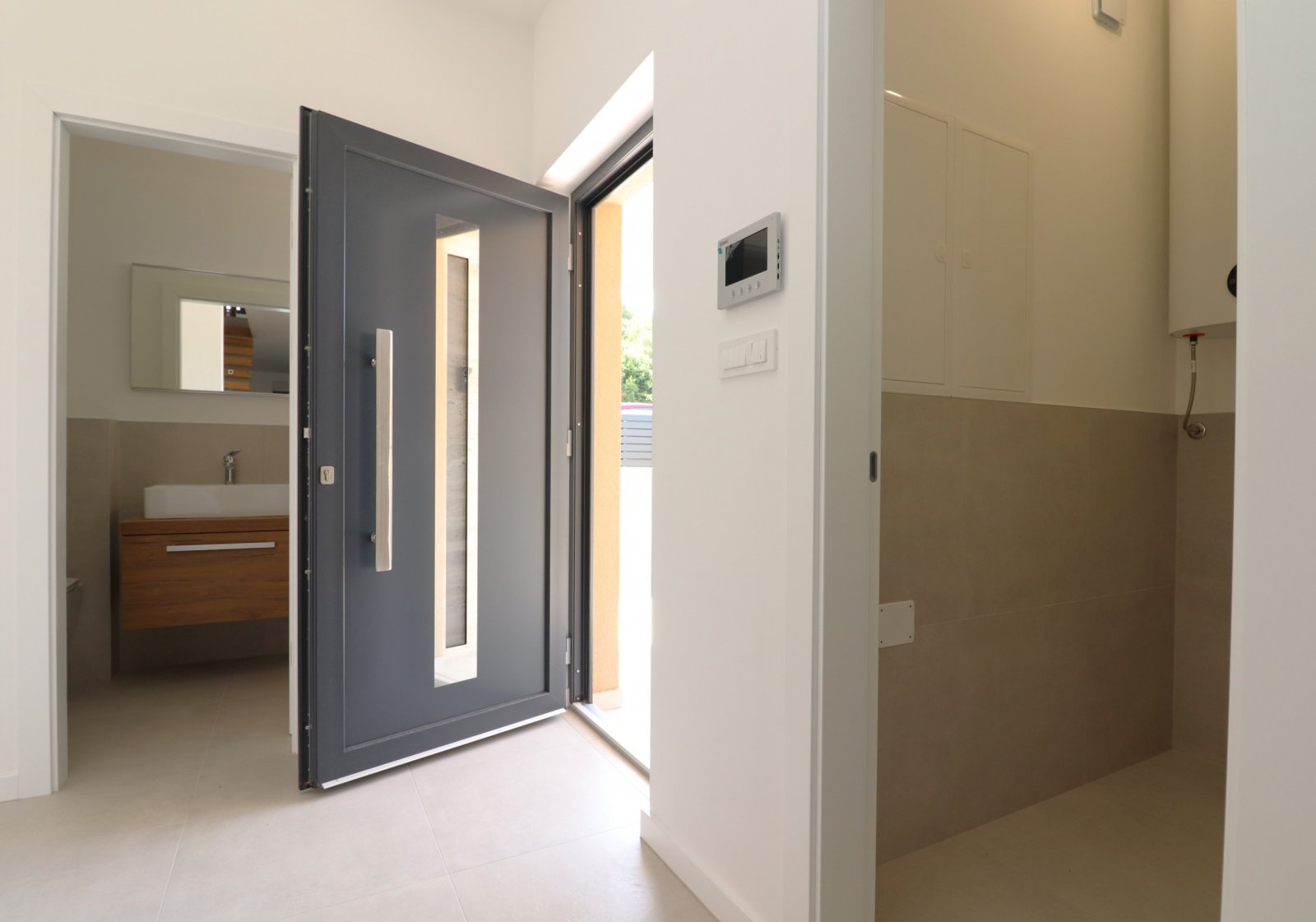 277777 - Villa in Tisno