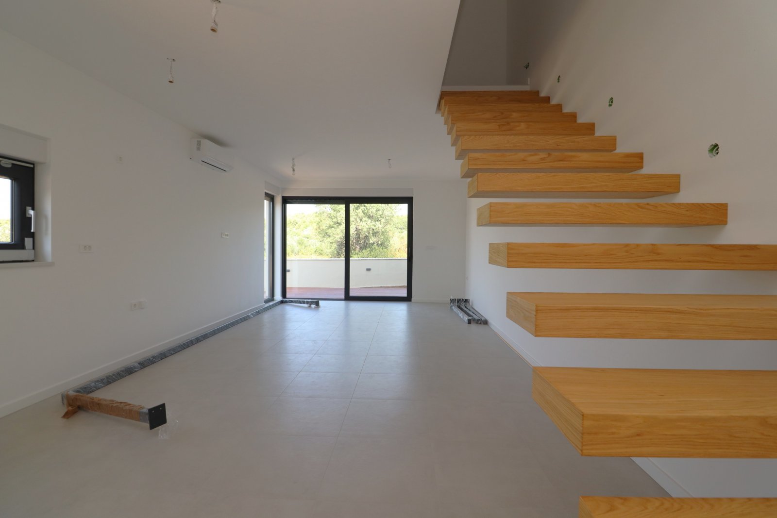 277777 - Villa in Tisno