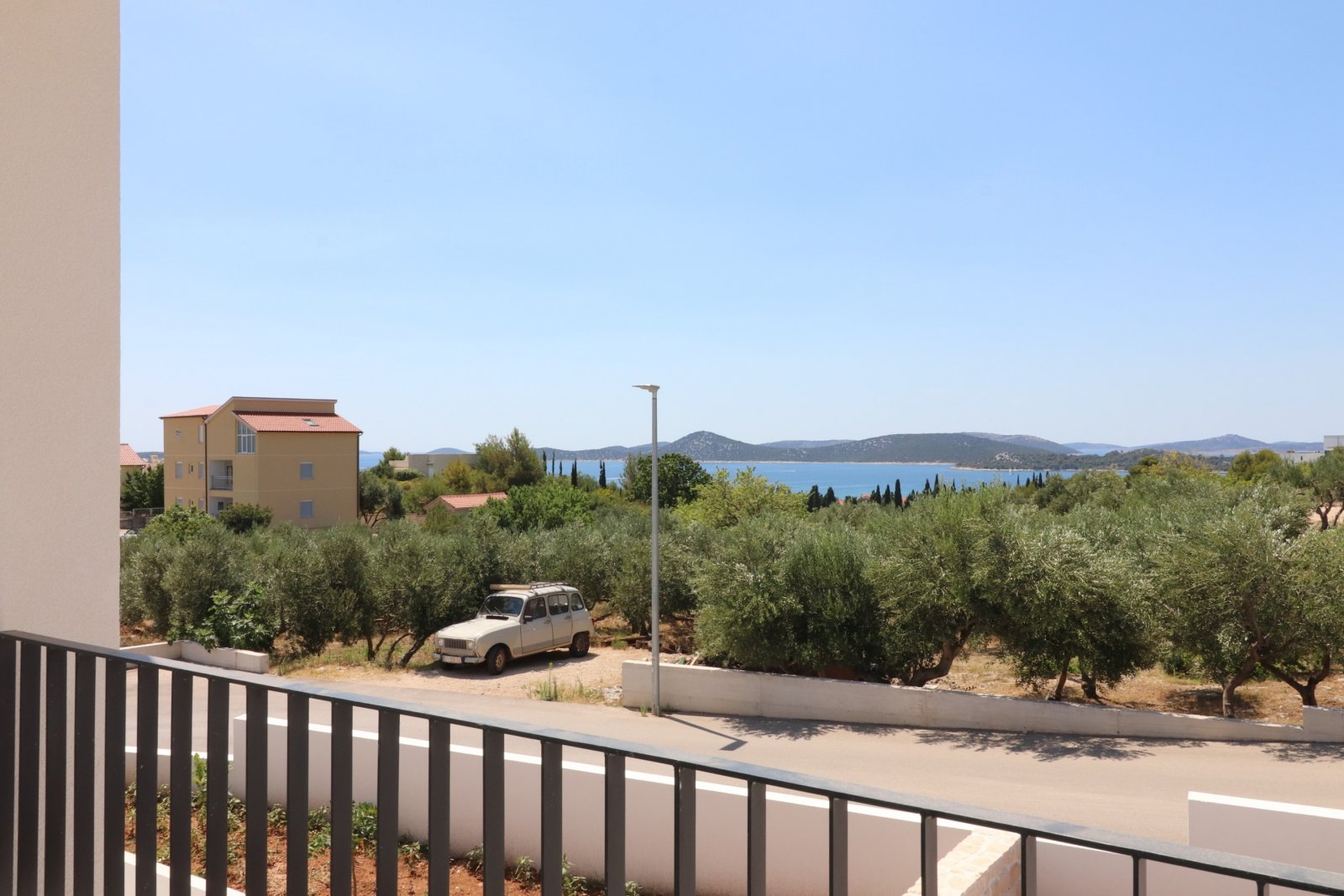 302268 - Villa in Vodice