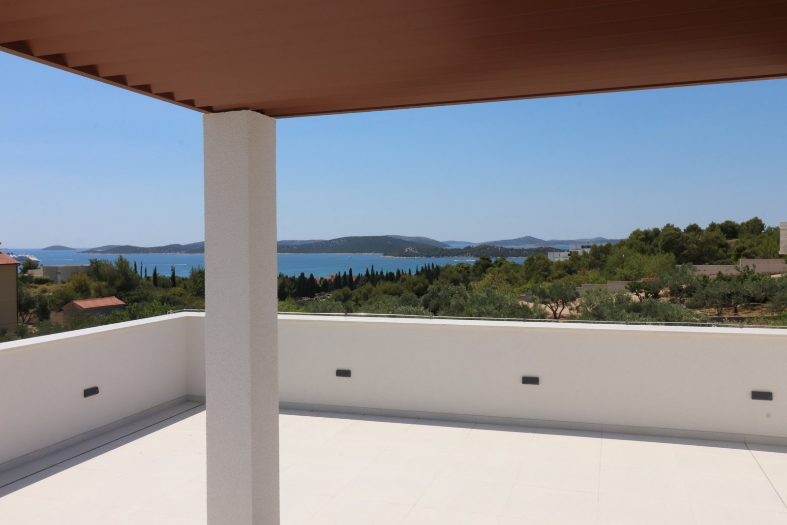302268 - Villa in Vodice