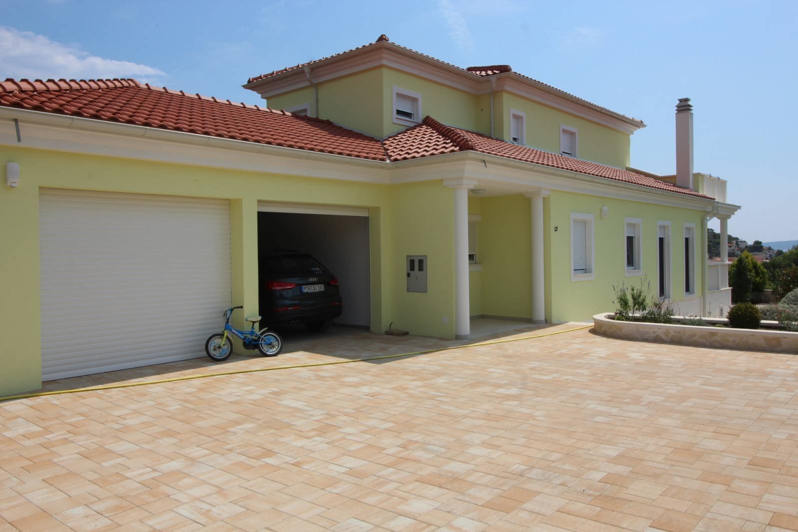 95462 - Villa in Tribunj