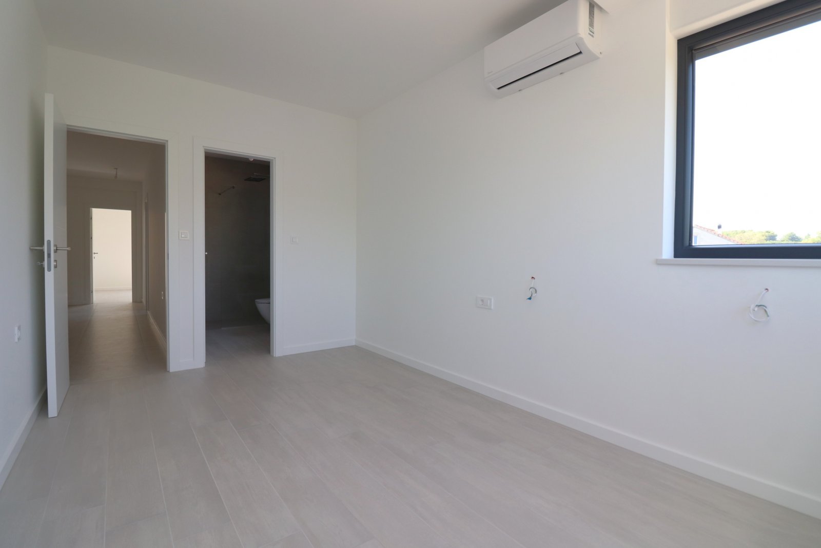 277777 - Villa in Tisno
