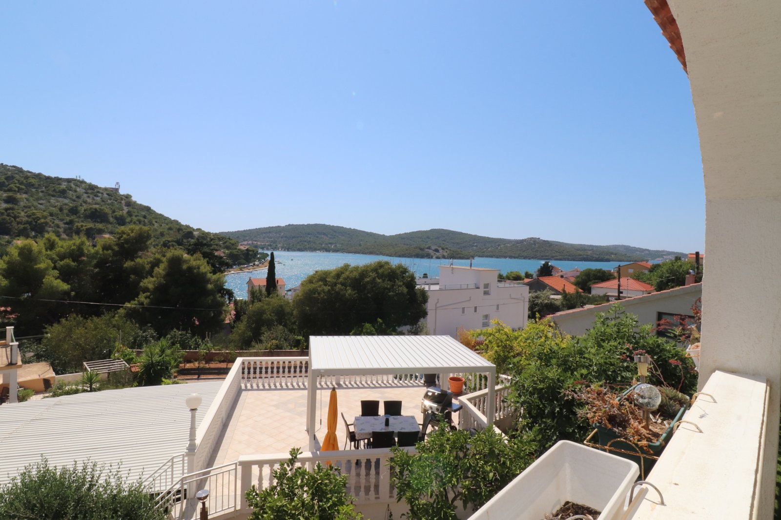 276057 - Wohnung in Tisno