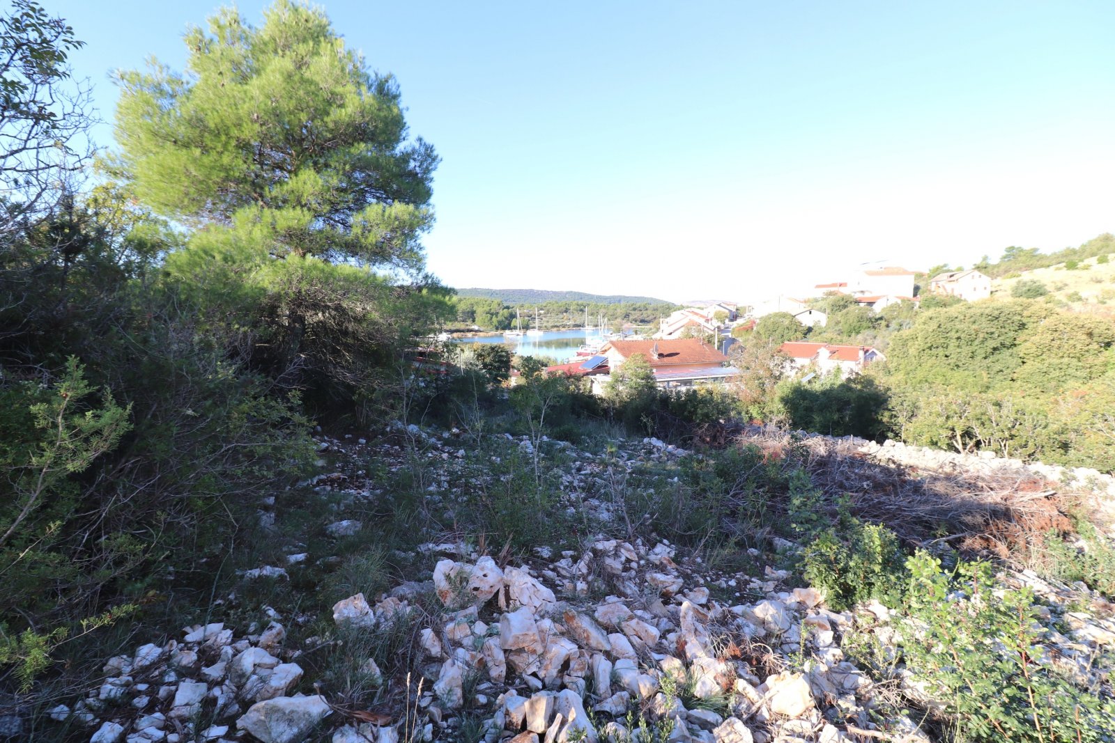 291401 - Grundstück in Šibenik - Okolica 