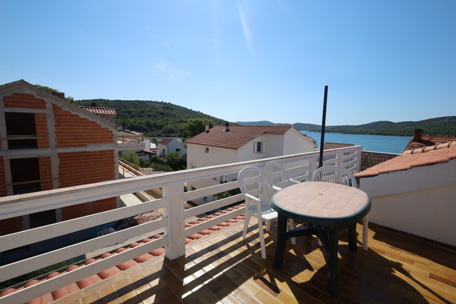 681954 - Villa in Pirovac