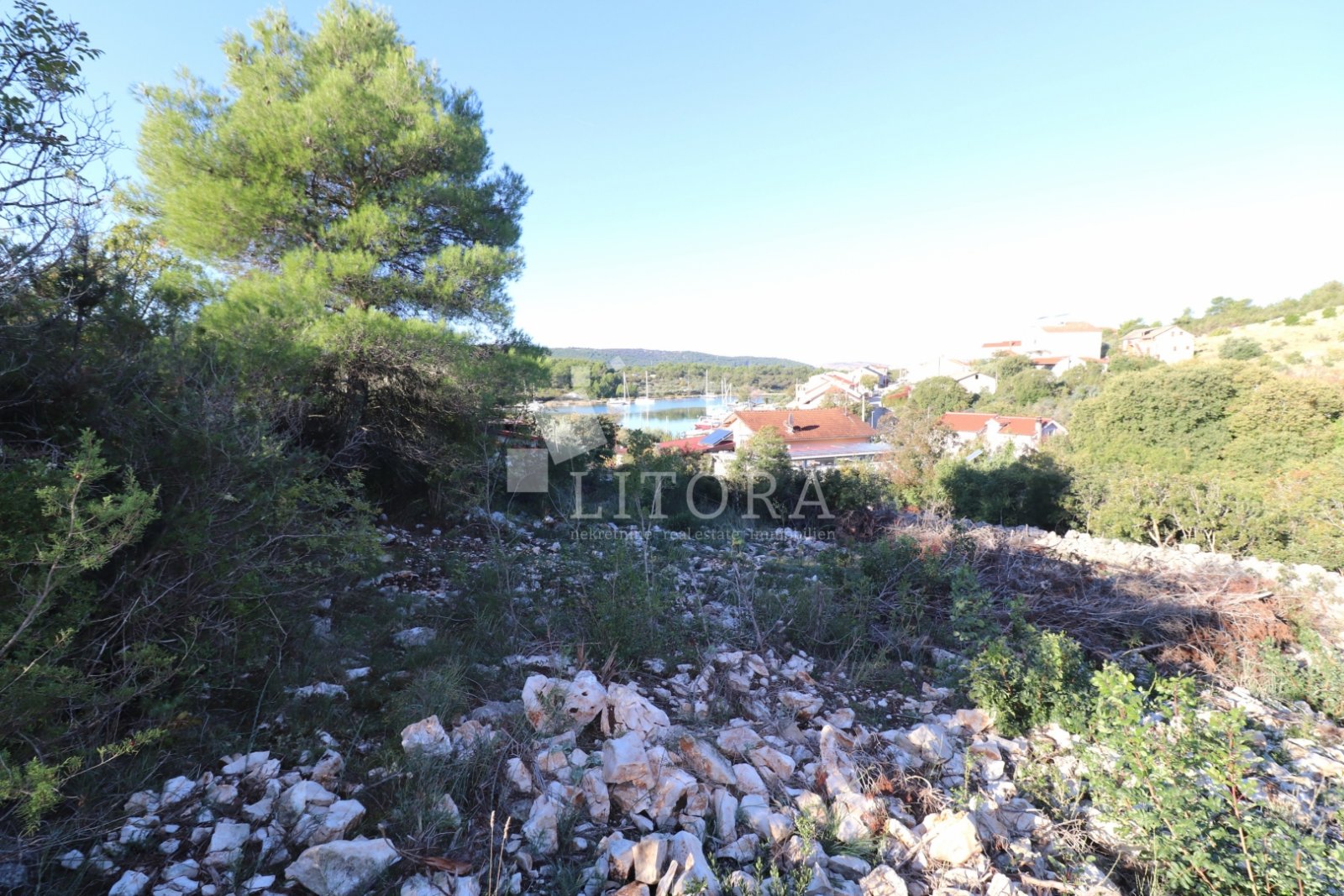 291401 - Grundstück in Šibenik - Okolica