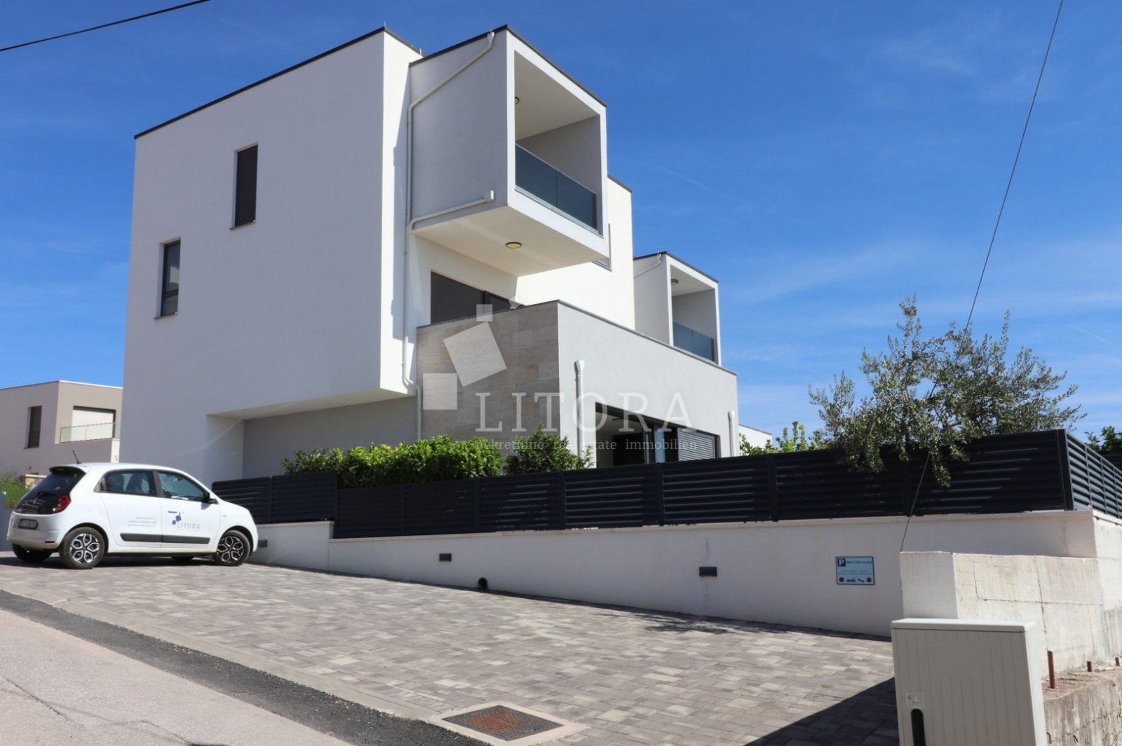 318727 - Villa in Tribunj