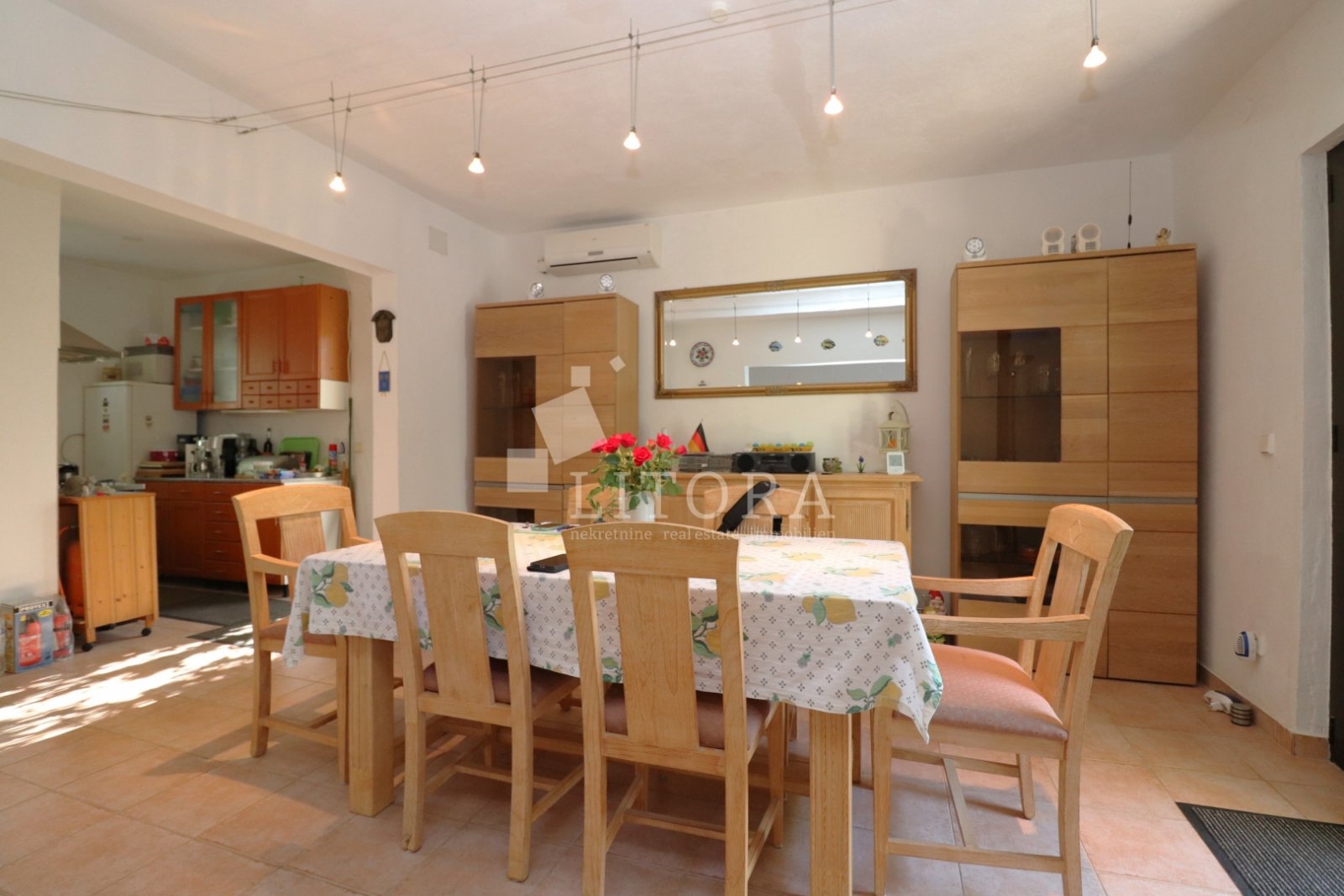 317323 - Villa in Vodice