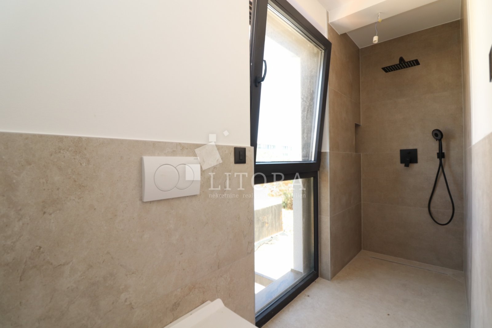 312861 - Villa in Vodice