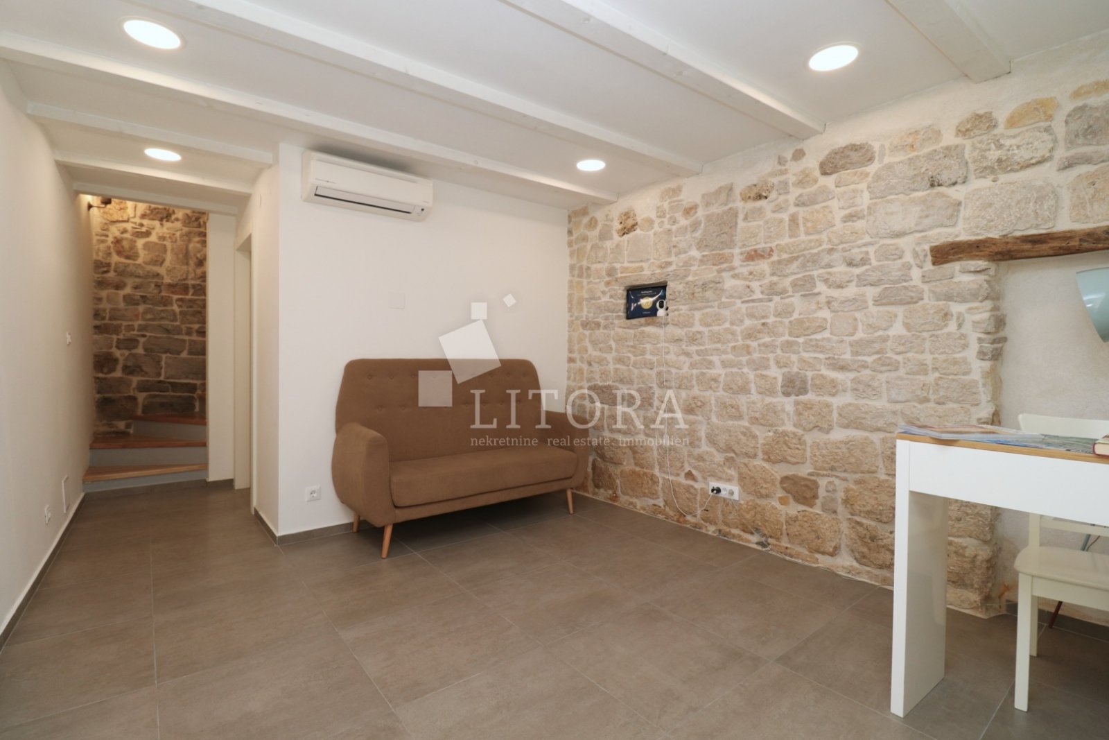 308160 - Villa in Šibenik