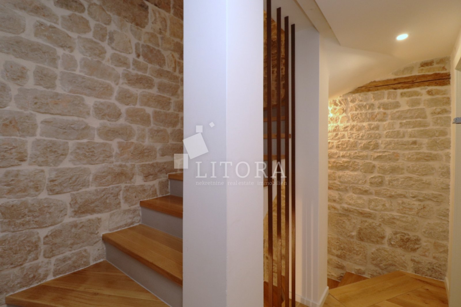 308160 - Villa in Šibenik