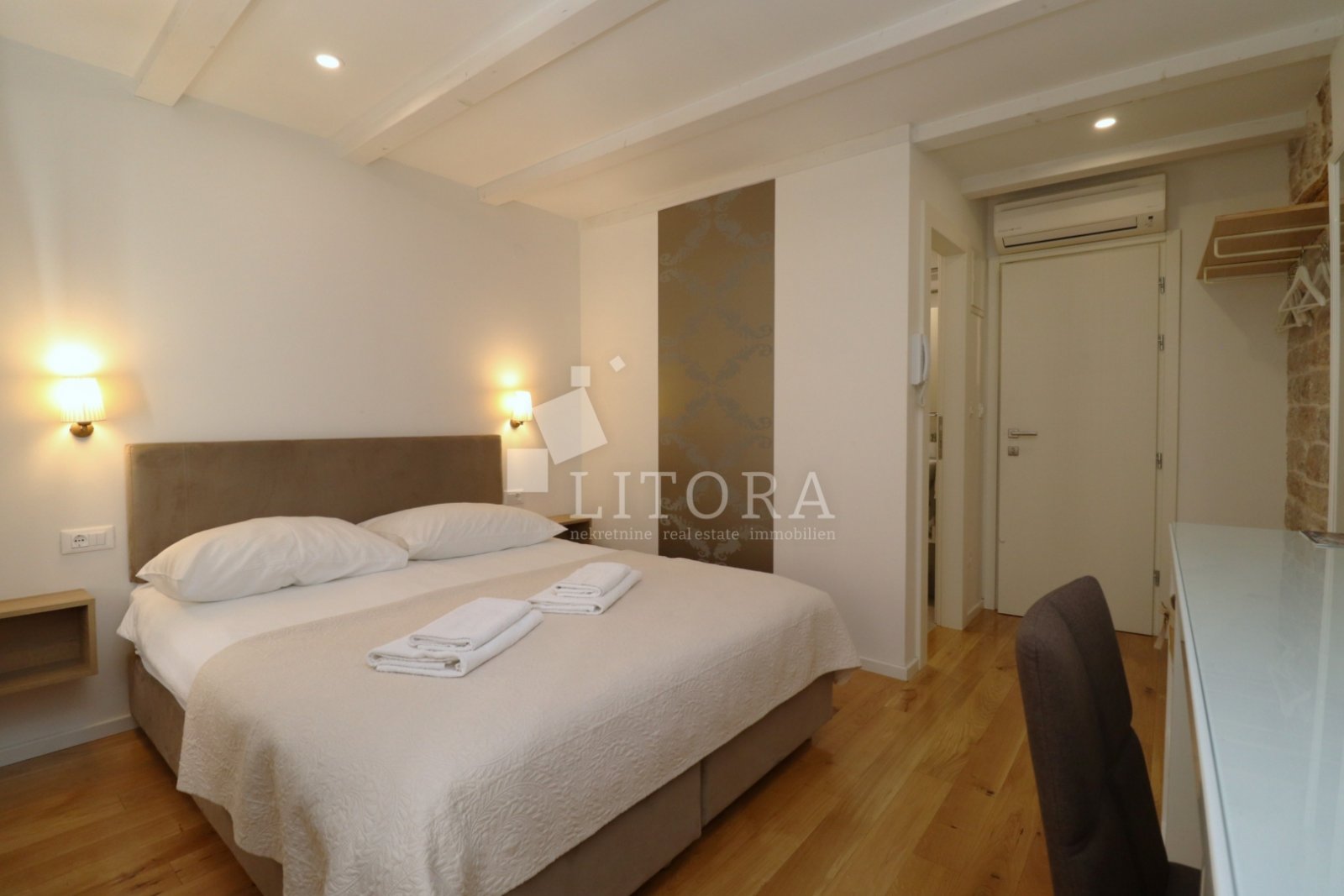 308160 - Villa in Šibenik