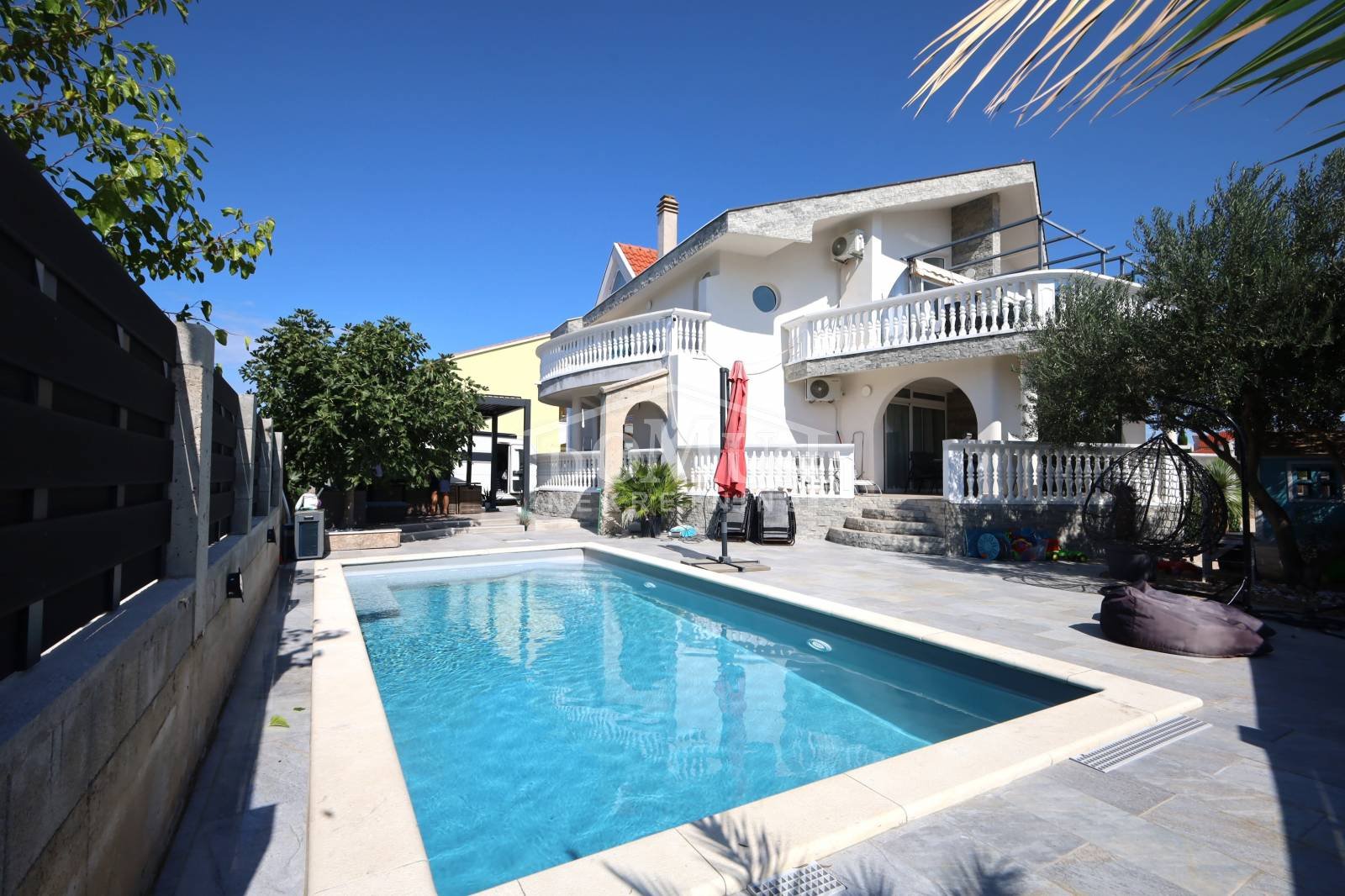 621077 - Villa in Vodice
